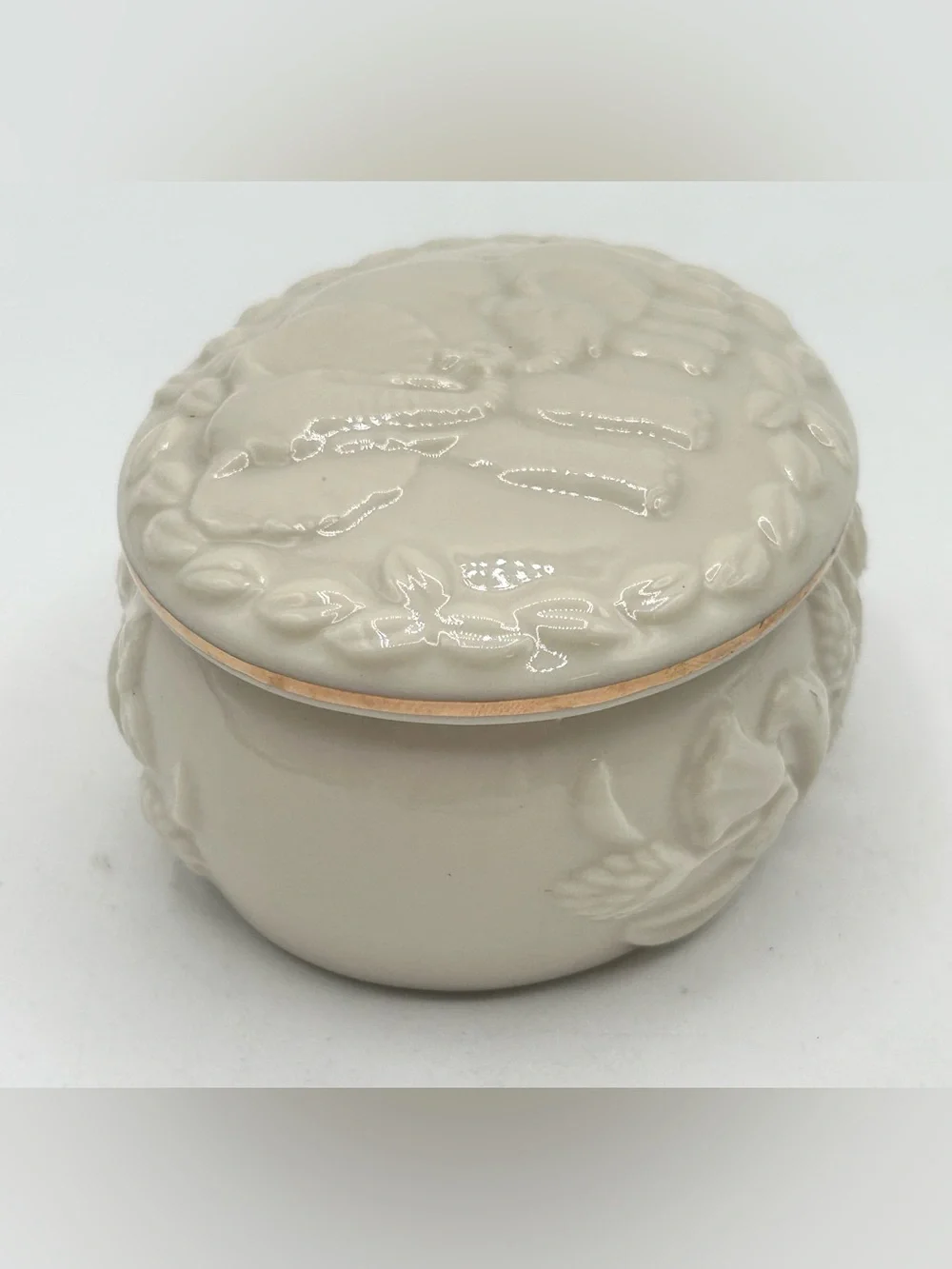 Lenox Tender Love Keepsake Box Elephants Raised Embossed Pattern Ceramic Ivory